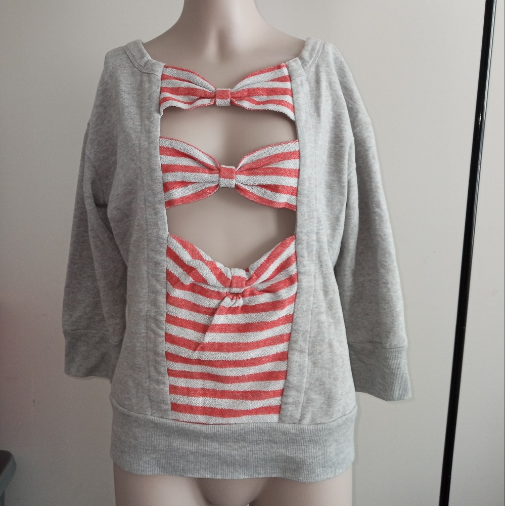 Miss me gray sweatshirt with bows size medium